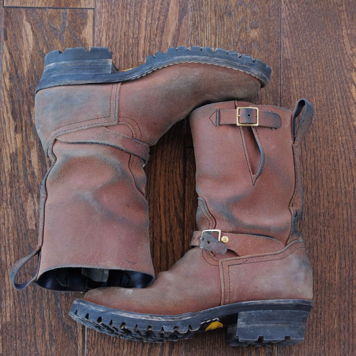 Photo by jononono on March 5, 2026 of the Nicks Pullman in Wickett & Craig Cobalt Double Stuffed Roughout.