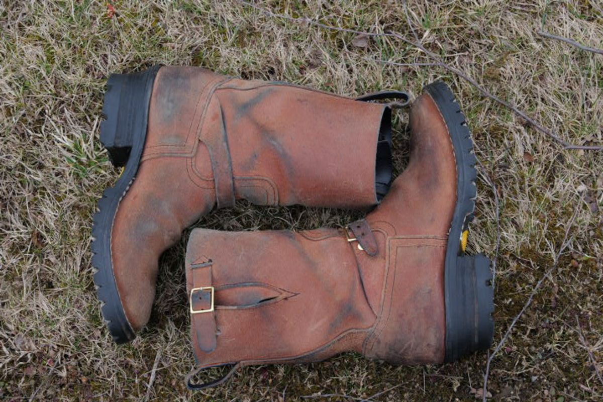 Photo by jononono on April 2, 2026 of the Nicks Pullman in Wickett & Craig Cobalt Double Stuffed Roughout.