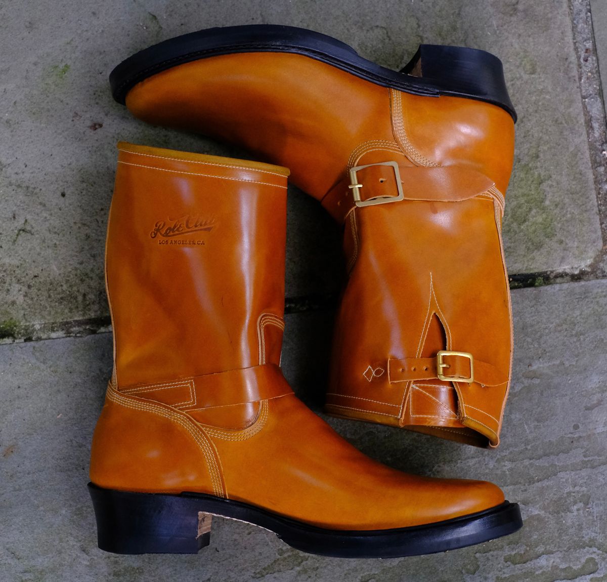 Photo by jononono on October 2, 2023 of the Role Club Engineer Boots in Horween Amaretto Shell Cordovan.