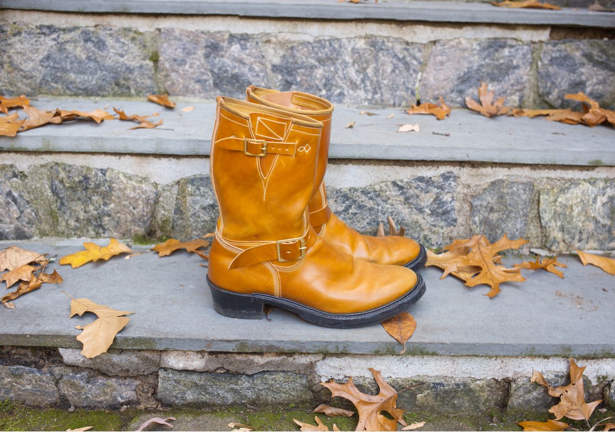 Photo by jononono on November 5, 2023 of the Role Club Engineer Boots in Horween Amaretto Shell Cordovan.