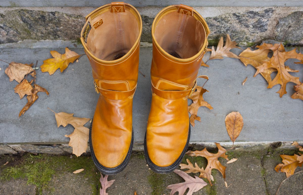 Photo by jononono on November 5, 2023 of the Role Club Engineer Boots in Horween Amaretto Shell Cordovan.