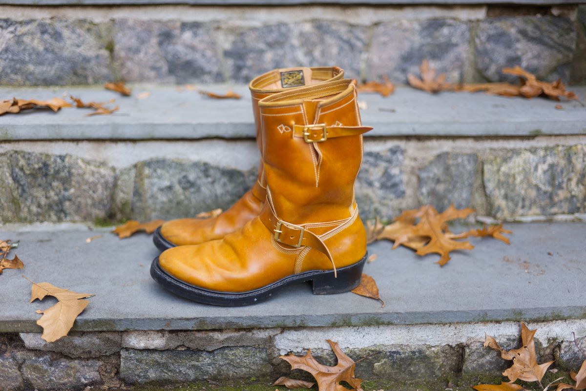 Photo by jononono on November 5, 2023 of the Role Club Engineer Boots in Horween Amaretto Shell Cordovan.