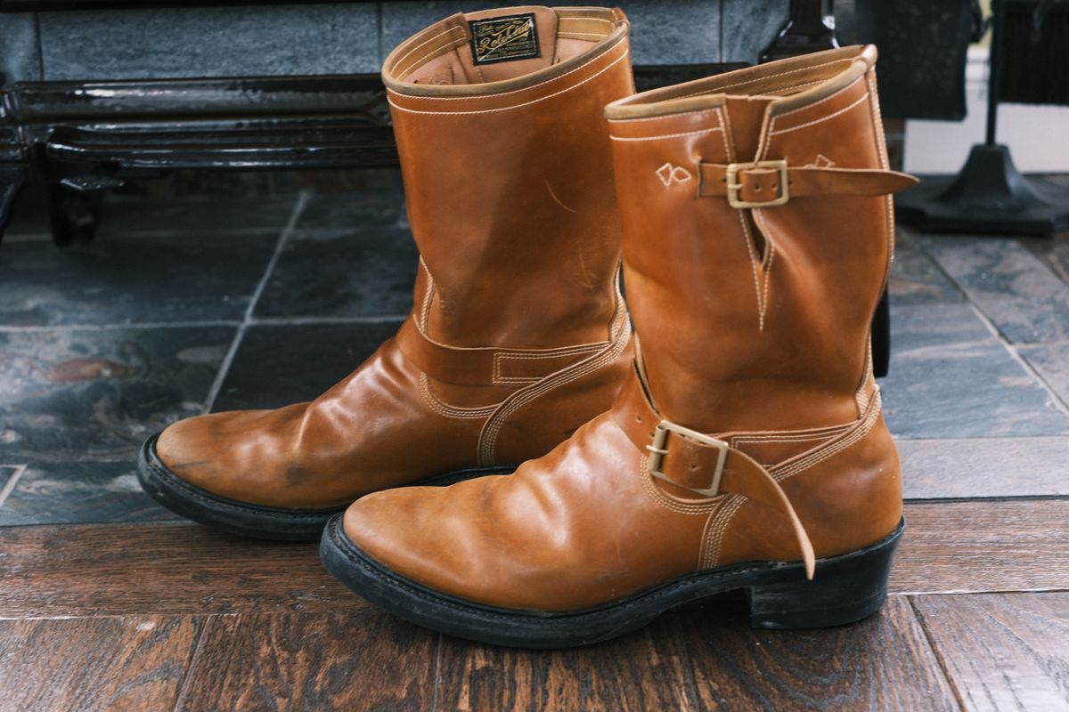 Photo by jononono on December 5, 2023 of the Role Club Engineer Boots in Horween Amaretto Shell Cordovan.