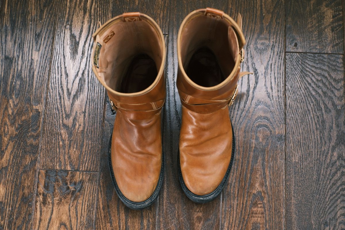 Photo by jononono on December 5, 2023 of the Role Club Engineer Boots in Horween Amaretto Shell Cordovan.