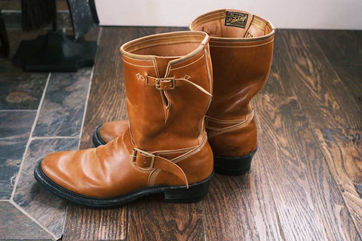Photo by jononono on January 5, 2024 of the Role Club Engineer Boots in Horween Amaretto Shell Cordovan.