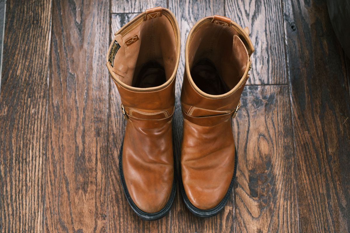 Photo by jononono on January 5, 2024 of the Role Club Engineer Boots in Horween Amaretto Shell Cordovan.