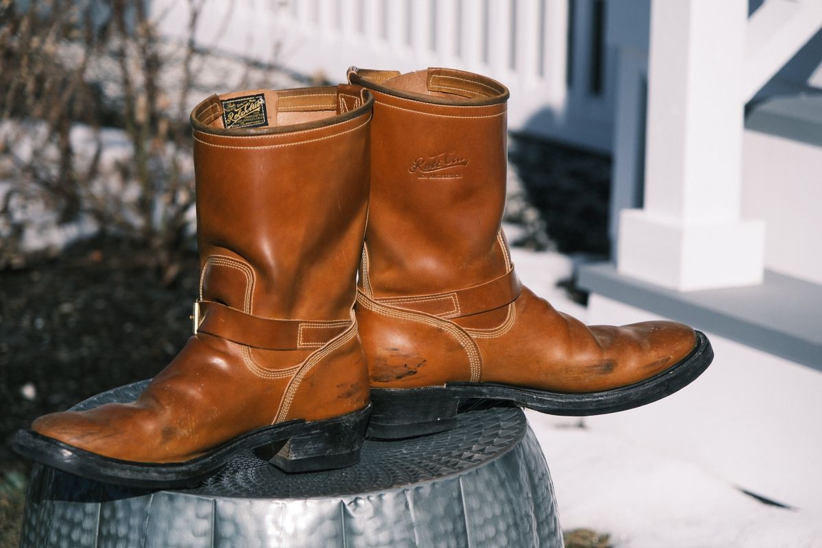 Photo by jononono on February 5, 2024 of the Role Club Engineer Boots in Horween Amaretto Shell Cordovan.