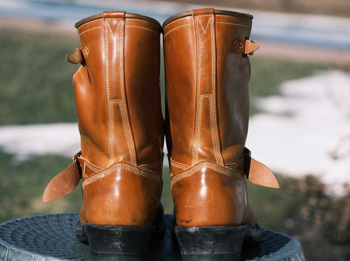 Photo by jononono on February 5, 2024 of the Role Club Engineer Boots in Horween Amaretto Shell Cordovan.
