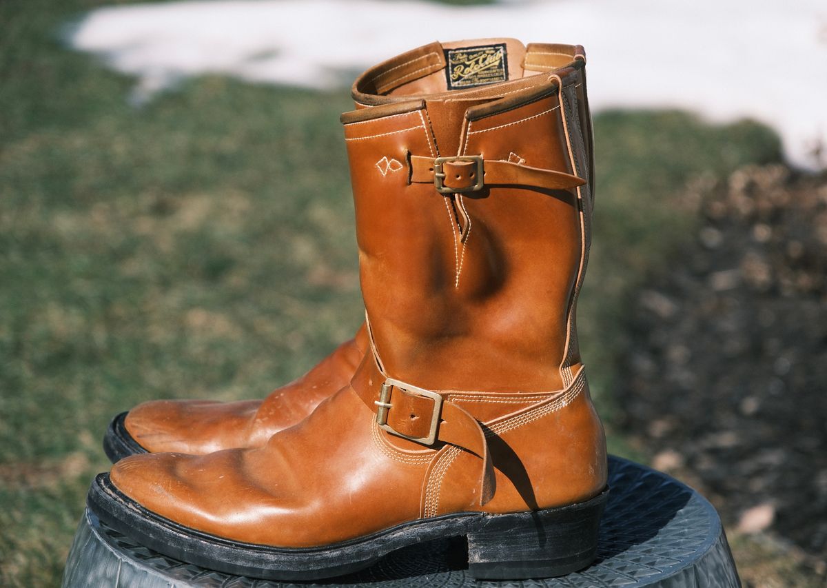 Photo by jononono on February 5, 2024 of the Role Club Engineer Boots in Horween Amaretto Shell Cordovan.
