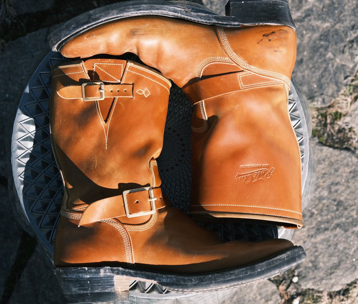 Photo by jononono on February 5, 2024 of the Role Club Engineer Boots in Horween Amaretto Shell Cordovan.