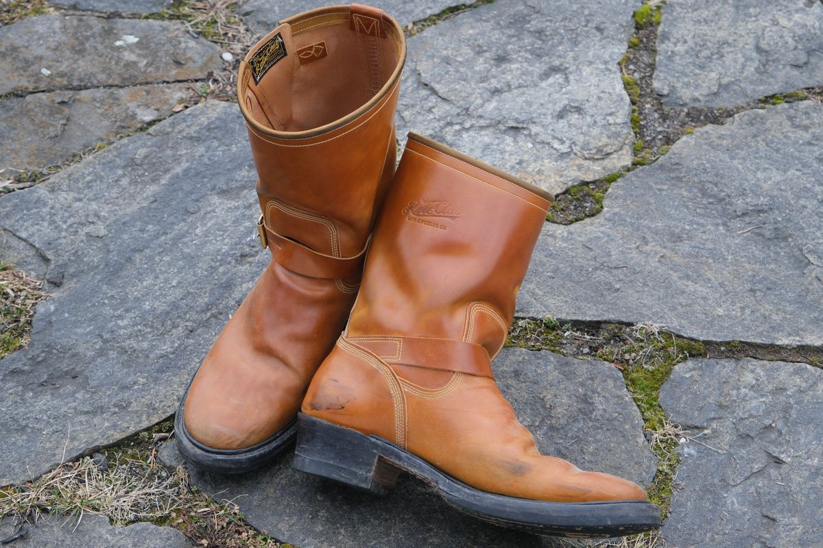 Photo by jononono on March 4, 2024 of the Role Club Engineer Boots in Horween Amaretto Shell Cordovan.