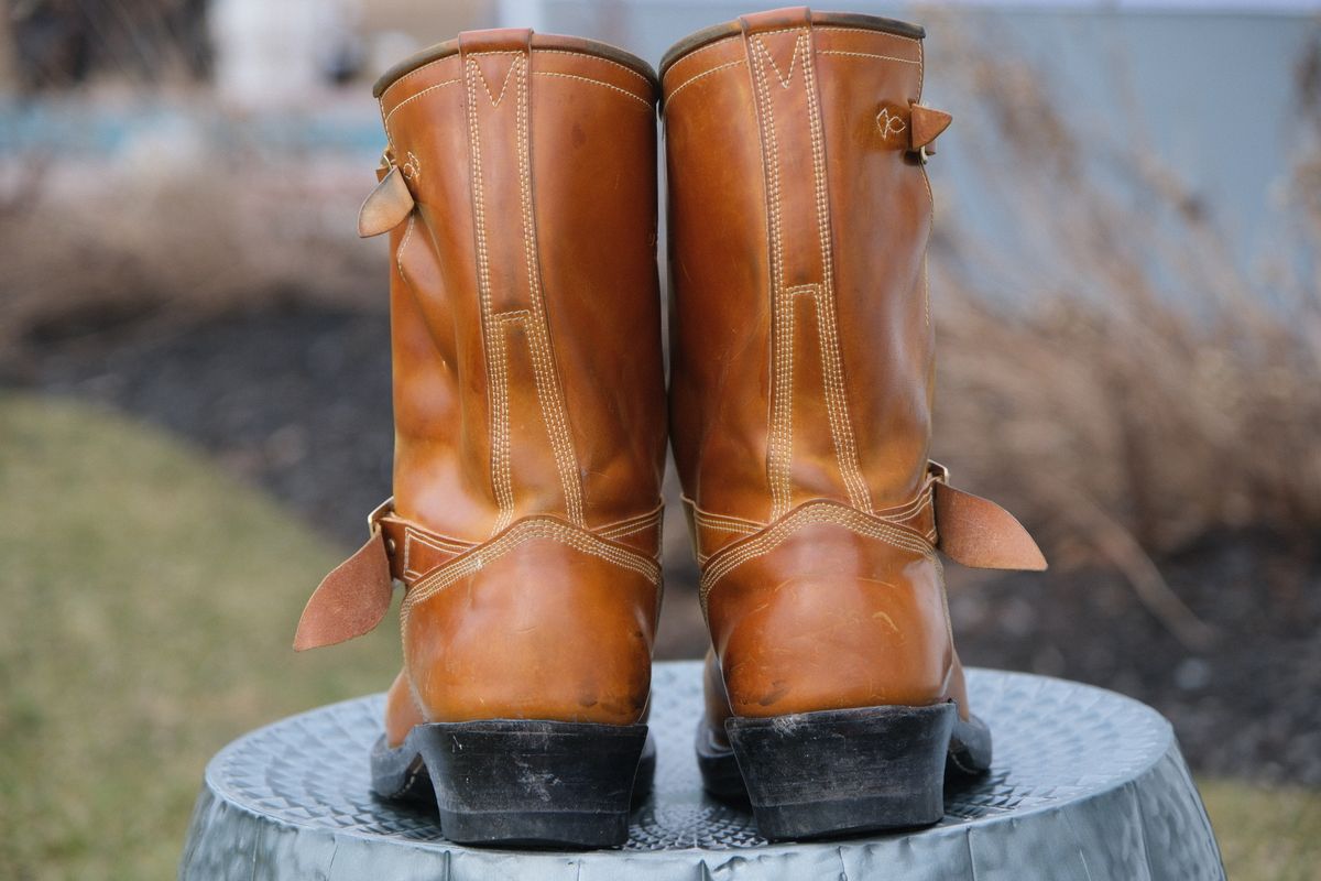 Photo by jononono on March 4, 2024 of the Role Club Engineer Boots in Horween Amaretto Shell Cordovan.