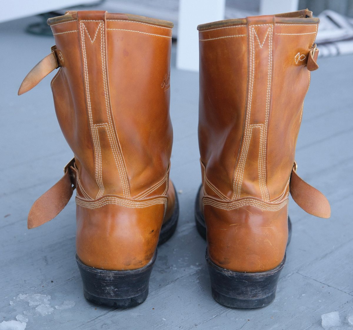 Photo by jononono on April 5, 2024 of the Role Club Engineer Boots in Horween Amaretto Shell Cordovan.