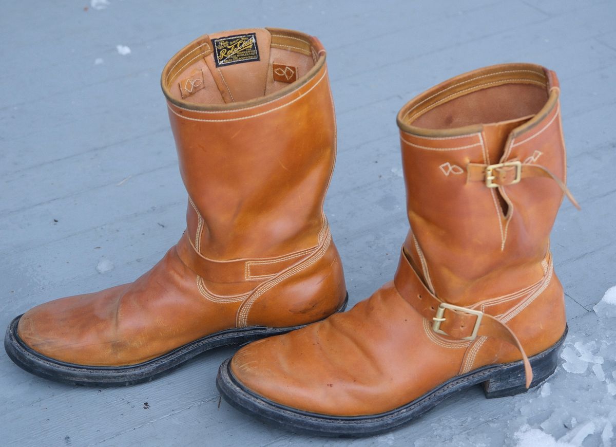 Photo by jononono on April 5, 2024 of the Role Club Engineer Boots in Horween Amaretto Shell Cordovan.
