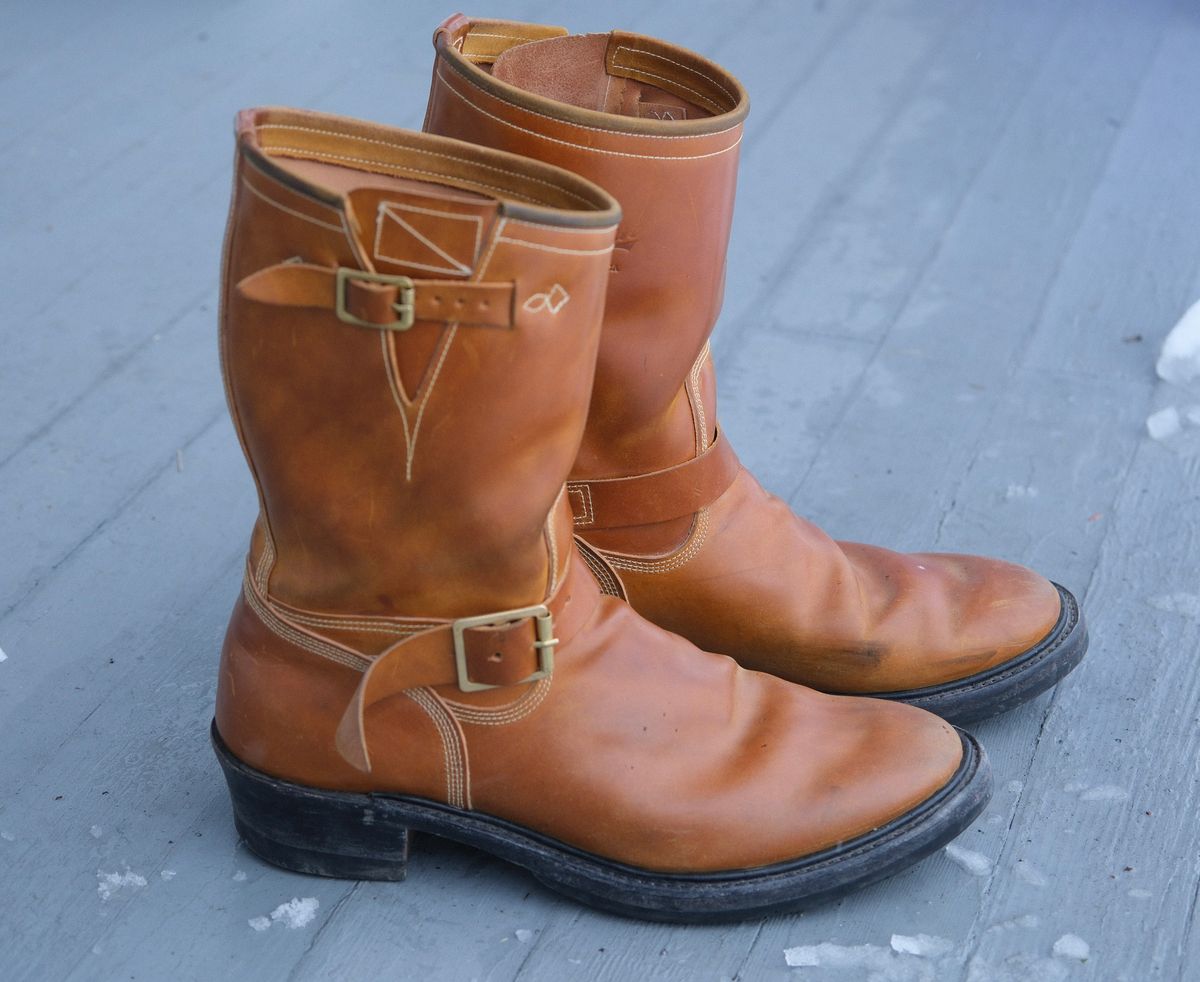 Photo by jononono on April 5, 2024 of the Role Club Engineer Boots in Horween Amaretto Shell Cordovan.