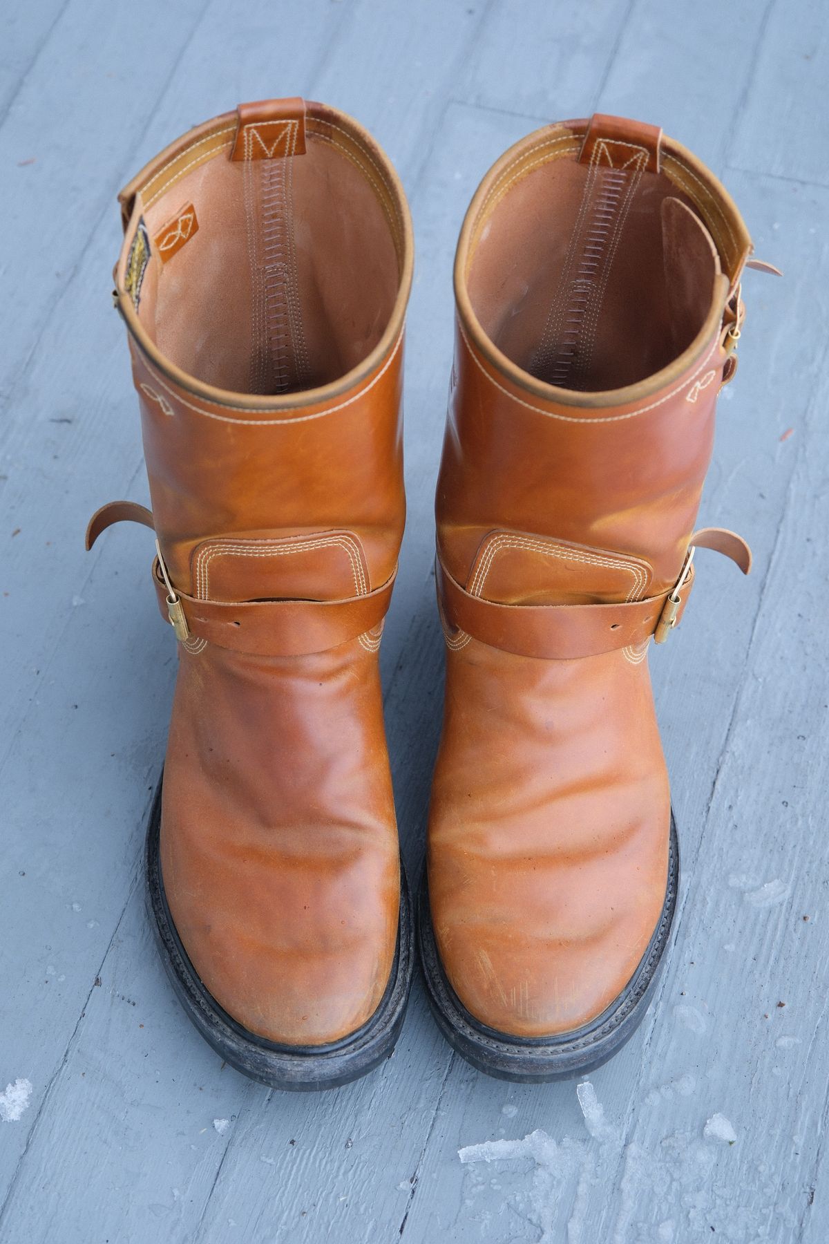Photo by jononono on April 5, 2024 of the Role Club Engineer Boots in Horween Amaretto Shell Cordovan.