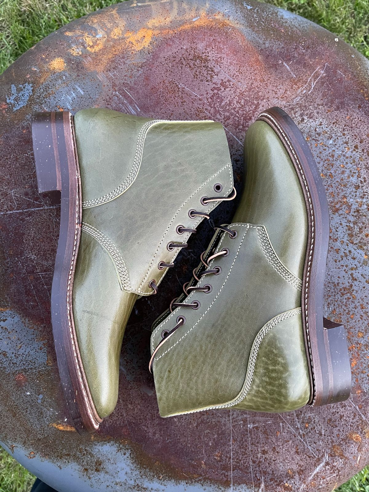 Photo by jononono on October 1, 2022 of the John Lofgren M-43 Service Shoes in Shinki Olive Shrunken Horsebutt.