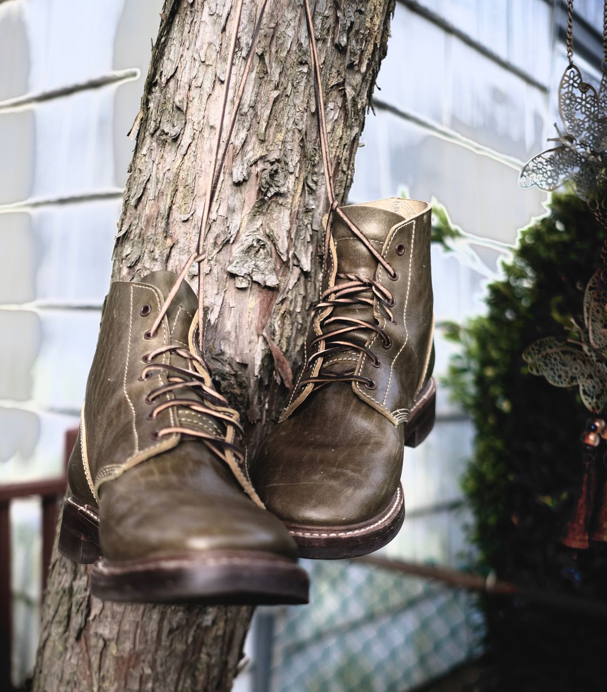 Photo by jononono on February 5, 2023 of the John Lofgren M-43 Service Shoes in Shinki Olive Shrunken Horsebutt.