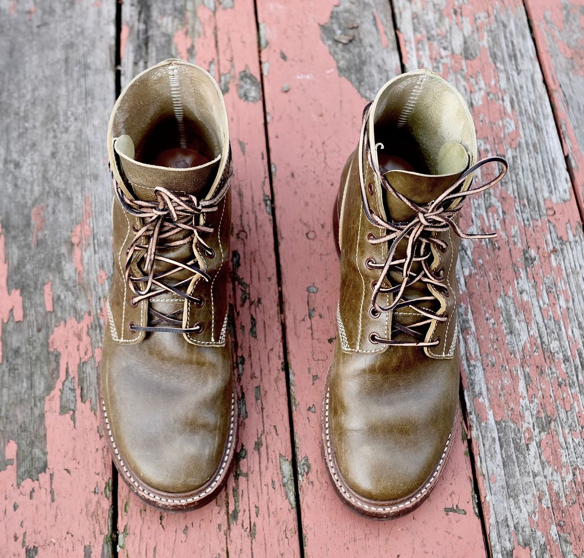 Photo by jononono on February 5, 2023 of the John Lofgren M-43 Service Shoes in Shinki Olive Shrunken Horsebutt.
