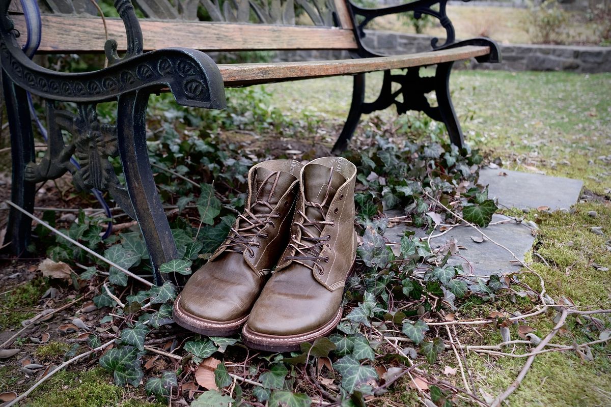 Photo by jononono on April 6, 2023 of the John Lofgren M-43 Service Shoes in Shinki Olive Shrunken Horsebutt.