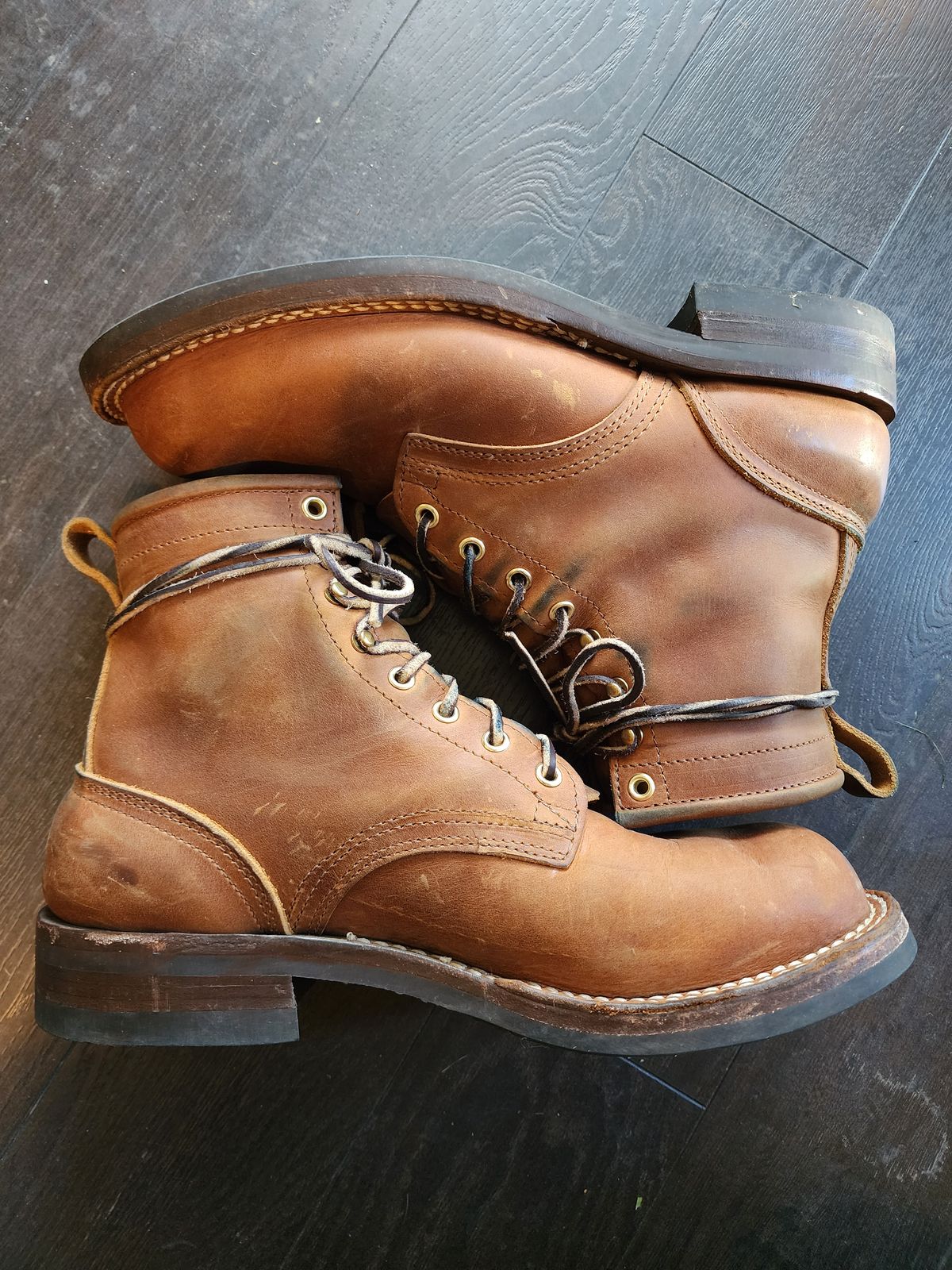 Photo by squairpants on November 5, 2022 of the Nicks Falcon in Horween Orange Predator.