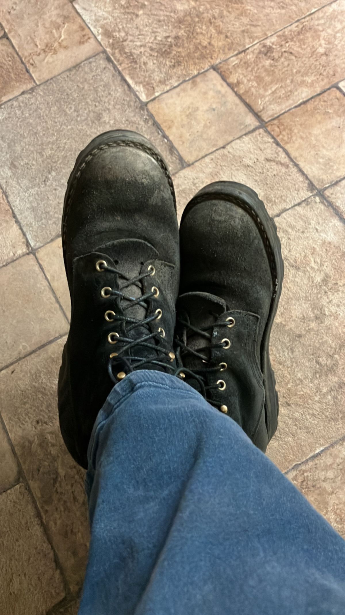 Photo by todd_ted on November 16, 2023 of the Nicks Ridgeline Hiking Boot in Seidel 1964 Black Roughout.