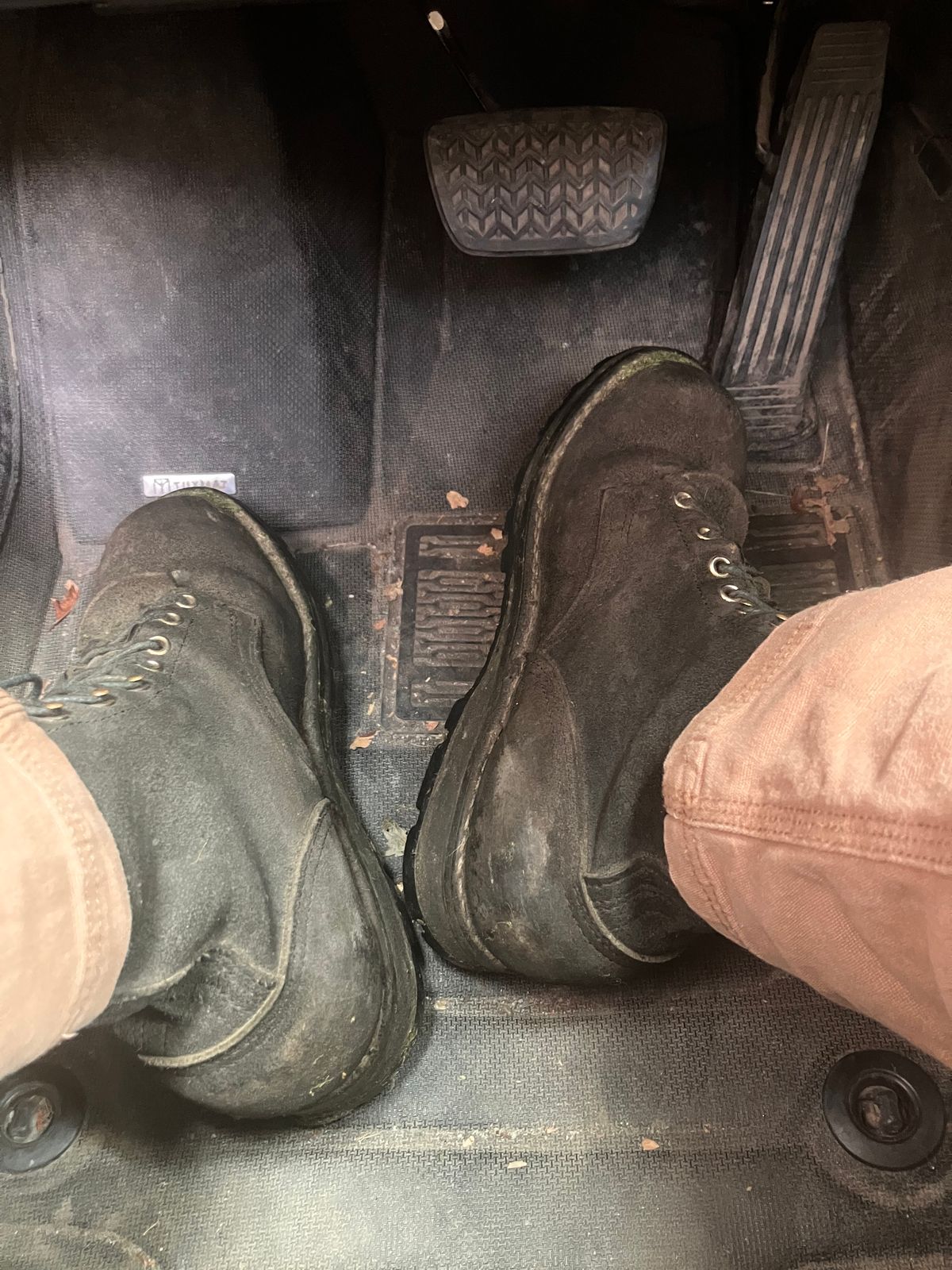 Photo by todd_ted on September 19, 2025 of the Nicks Ridgeline Hiking Boot in Seidel 1964 Black Roughout.