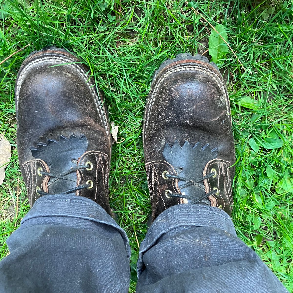 Photo by todd_ted on October 11, 2022 of the Nicks Urban Logger in Horween Brown Waxed Flesh.
