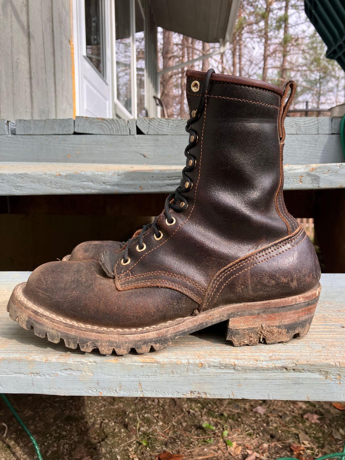 Photo by todd_ted on November 1, 2022 of the Nicks Urban Logger in Horween Brown Waxed Flesh.
