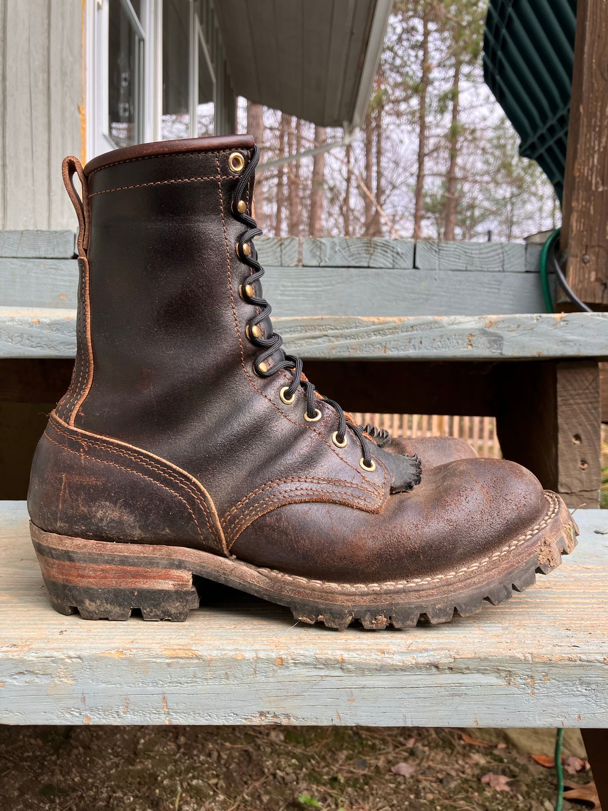 Photo by todd_ted on November 1, 2022 of the Nicks Urban Logger in Horween Brown Waxed Flesh.