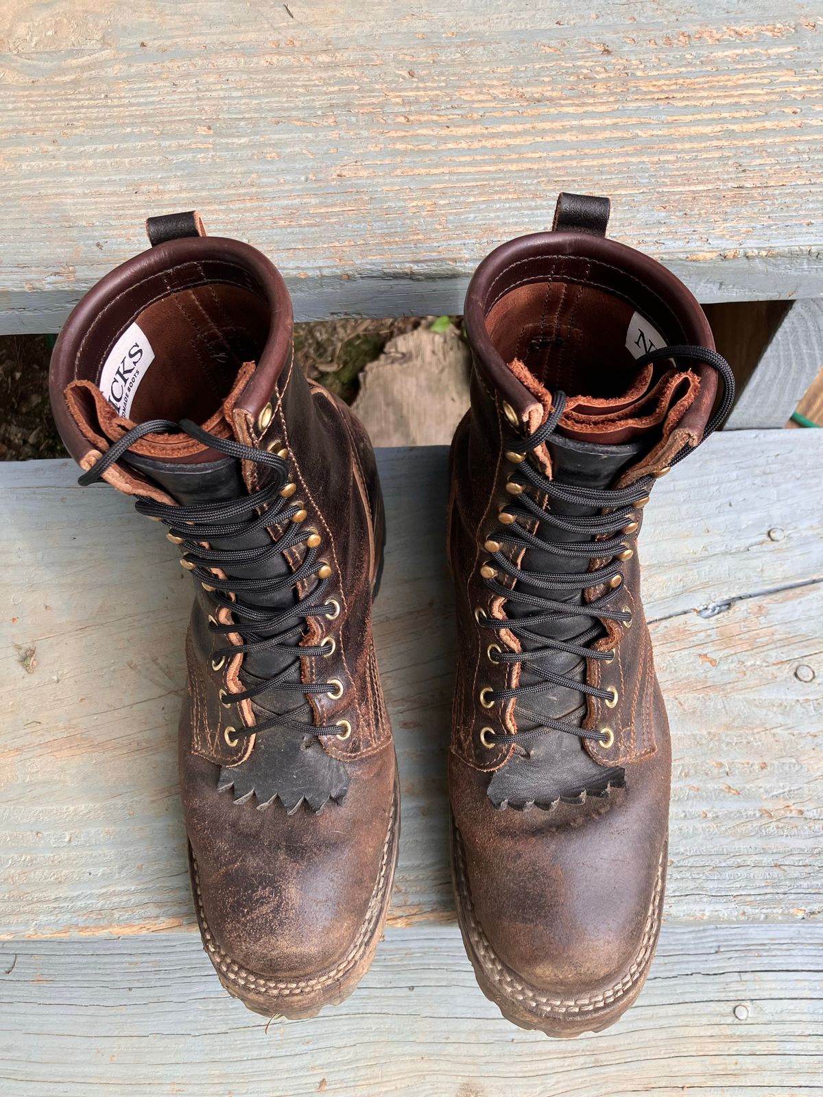 Photo by todd_ted on November 1, 2022 of the Nicks Urban Logger in Horween Brown Waxed Flesh.
