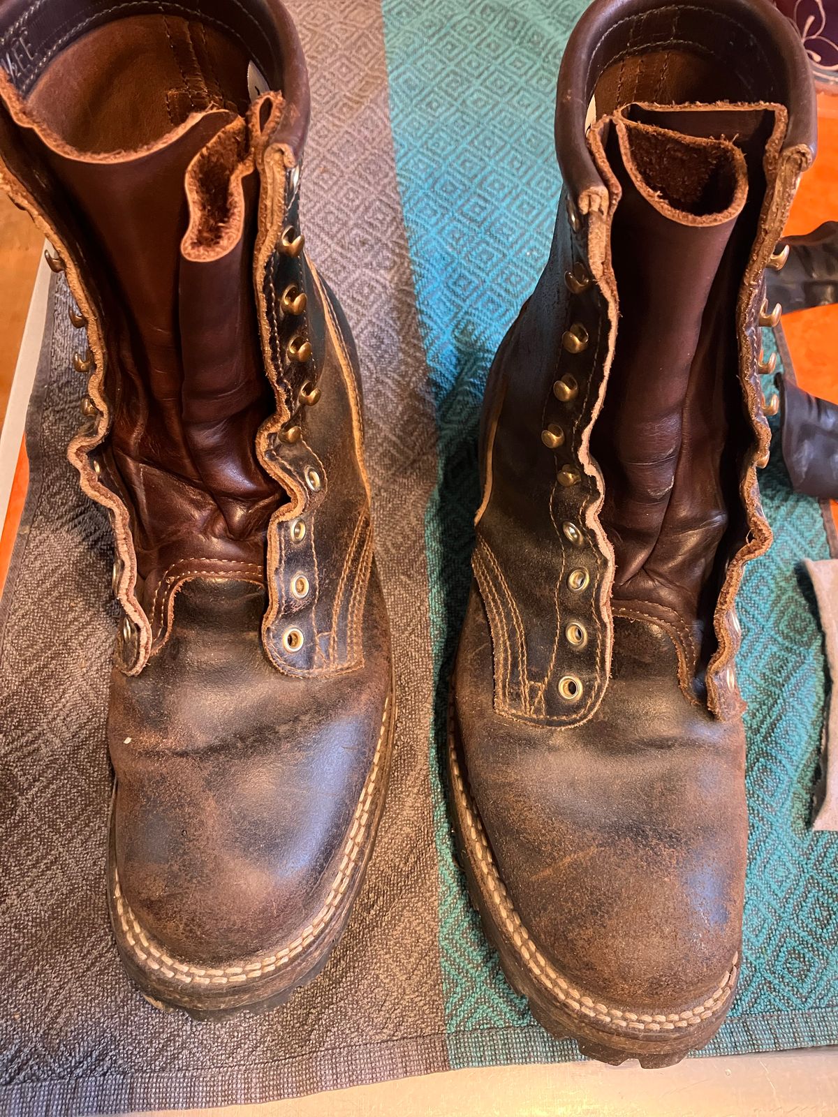 Photo by todd_ted on November 13, 2022 of the Nicks Urban Logger in Horween Brown Waxed Flesh.