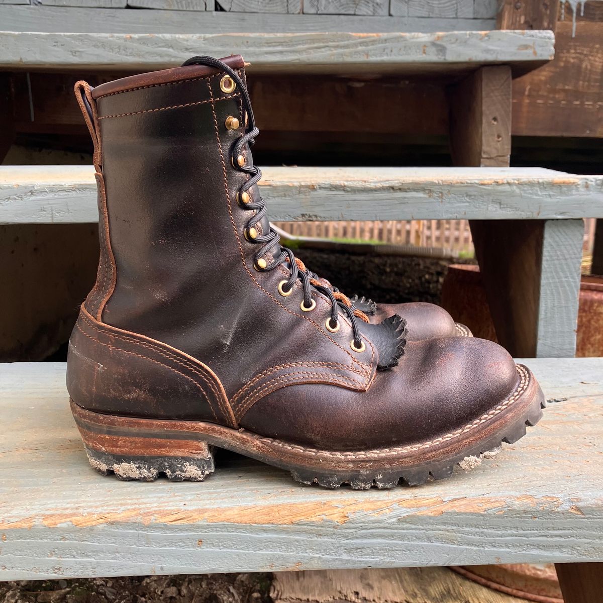 Photo by todd_ted on December 4, 2022 of the Nicks Urban Logger in Horween Brown Waxed Flesh.