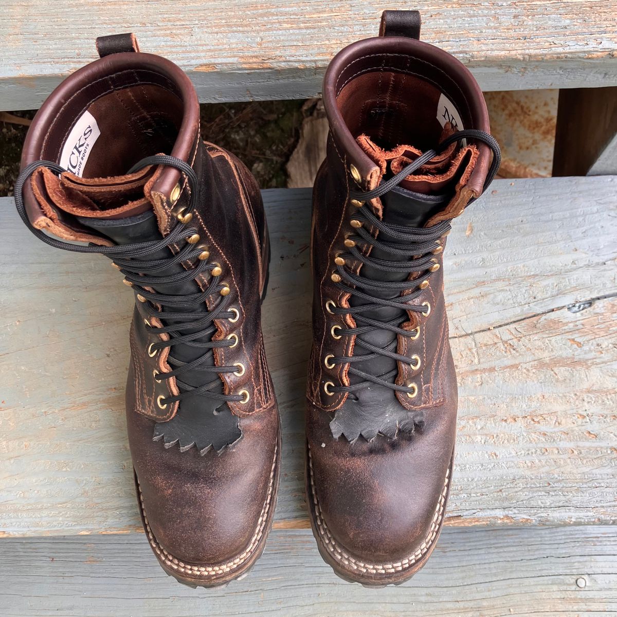 Photo by todd_ted on December 4, 2022 of the Nicks Urban Logger in Horween Brown Waxed Flesh.