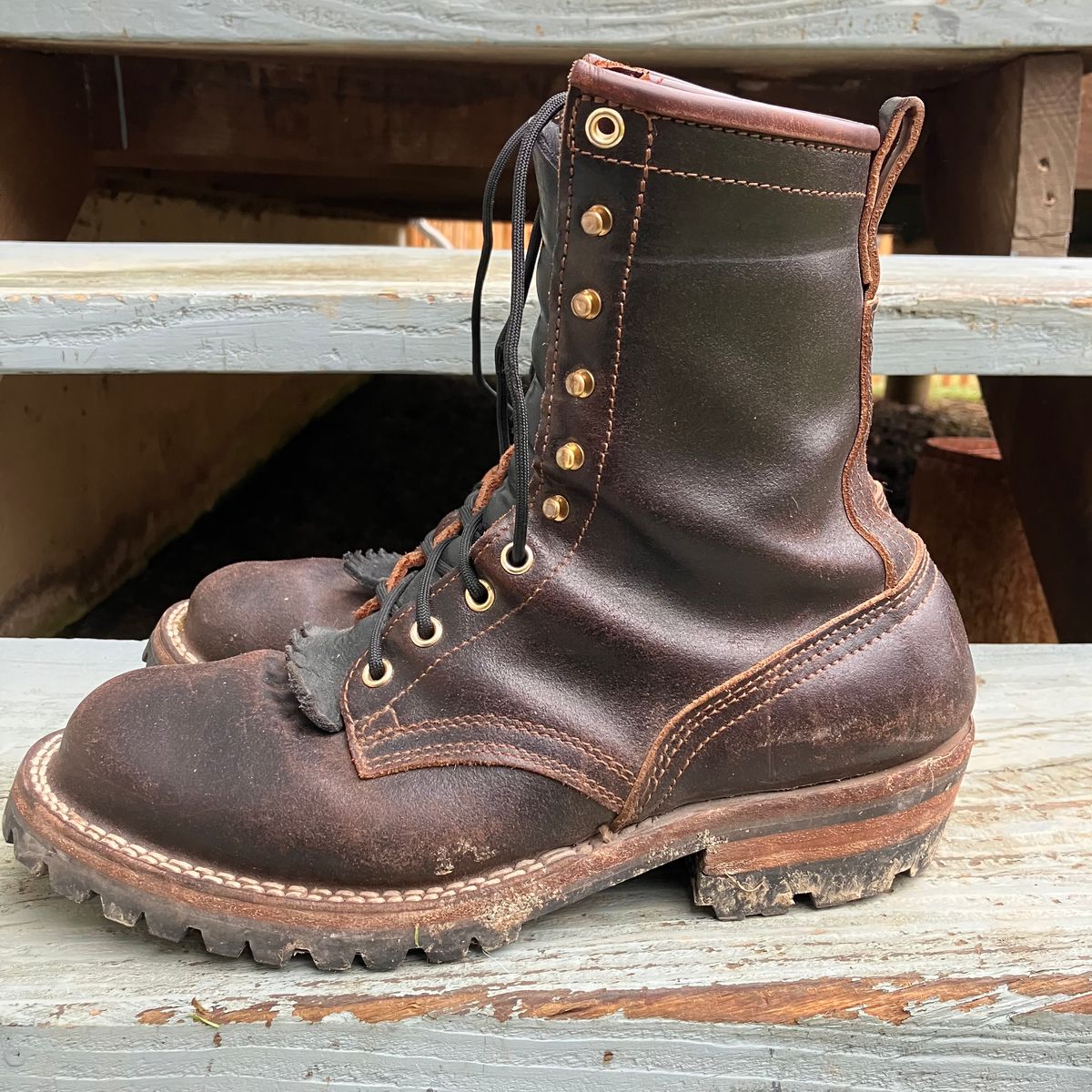 Photo by todd_ted on January 4, 2023 of the Nicks Urban Logger in Horween Brown Waxed Flesh.