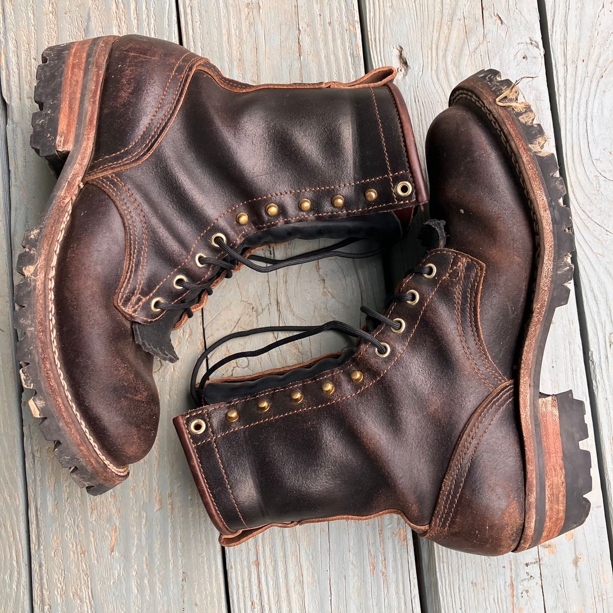 Photo by todd_ted on January 4, 2023 of the Nicks Urban Logger in Horween Brown Waxed Flesh.