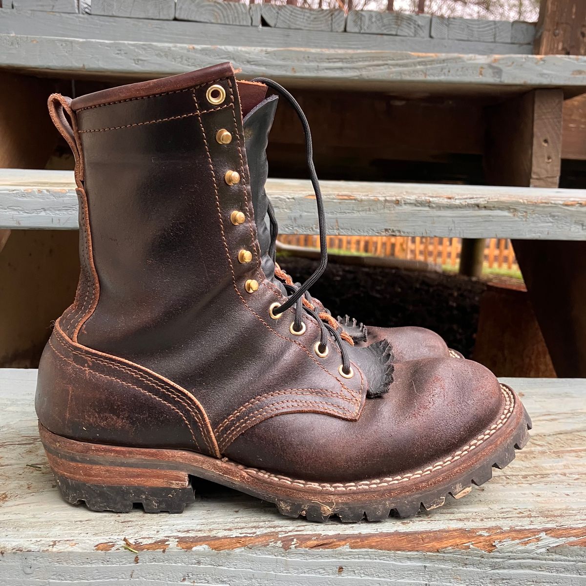 Photo by todd_ted on January 4, 2023 of the Nicks Urban Logger in Horween Brown Waxed Flesh.