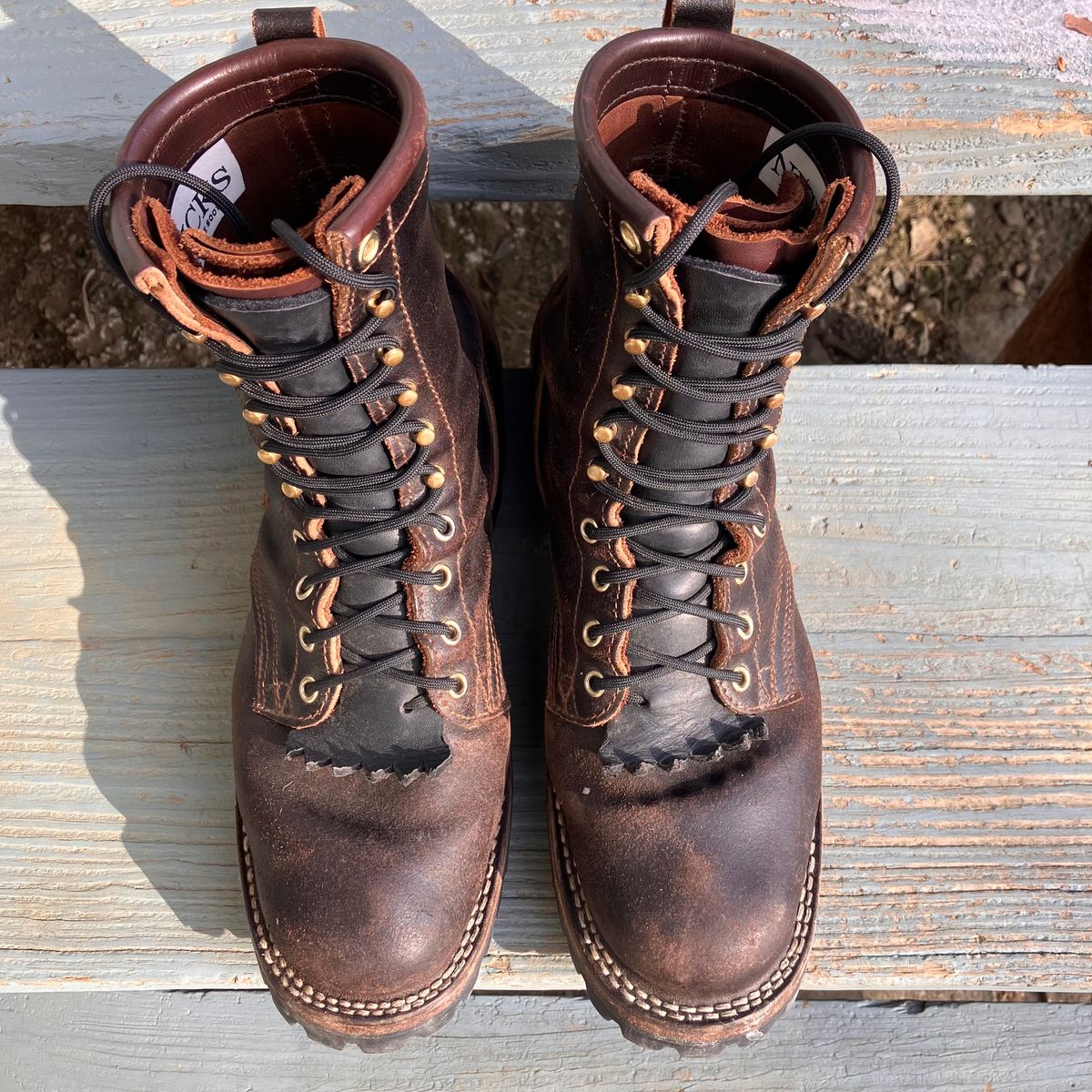Photo by todd_ted on February 5, 2023 of the Nicks Urban Logger in Horween Brown Waxed Flesh.