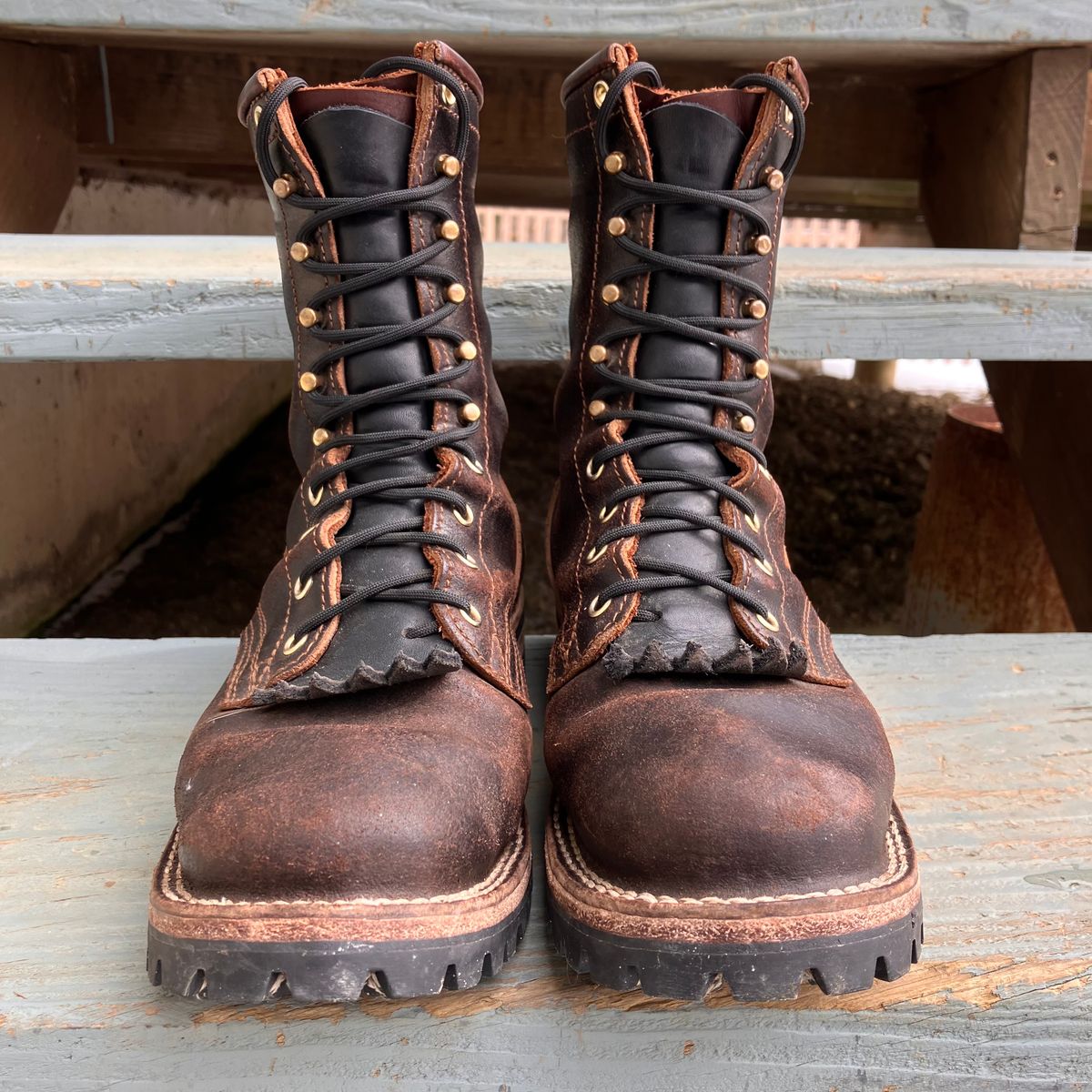 Photo by todd_ted on March 2, 2023 of the Nicks Urban Logger in Horween Brown Waxed Flesh.