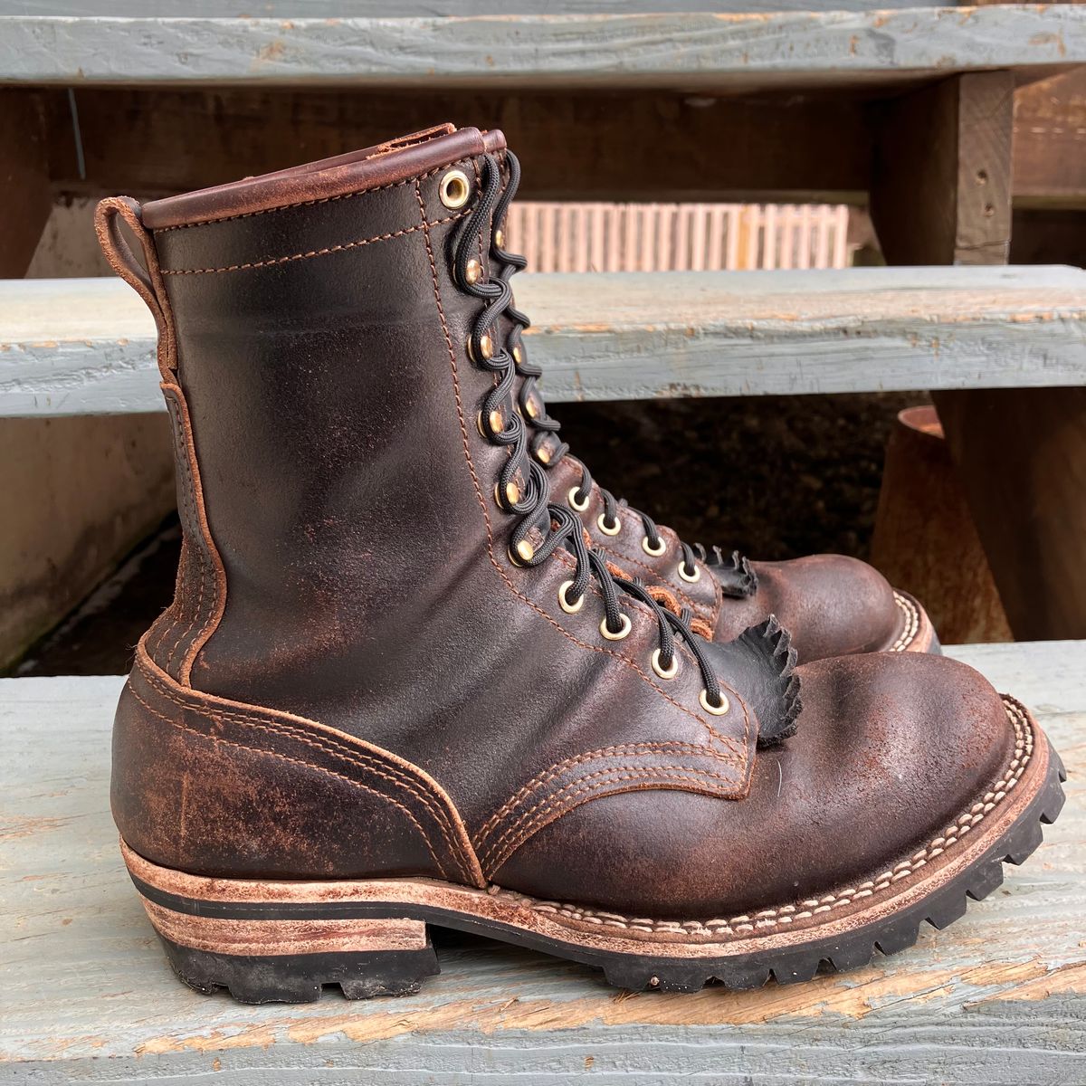 Photo by todd_ted on March 2, 2023 of the Nicks Urban Logger in Horween Brown Waxed Flesh.