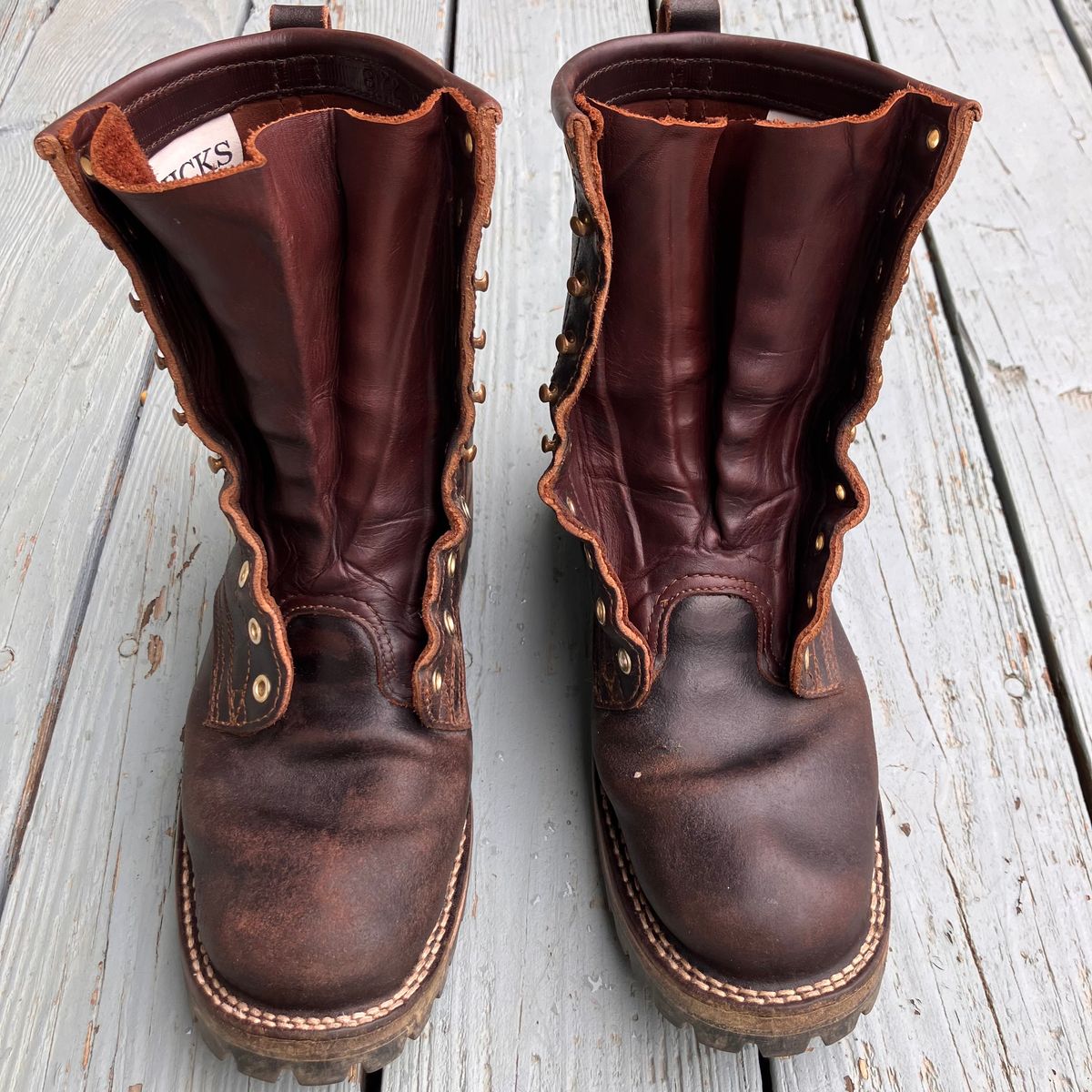 Photo by todd_ted on April 18, 2023 of the Nicks Urban Logger in Horween Brown Waxed Flesh.