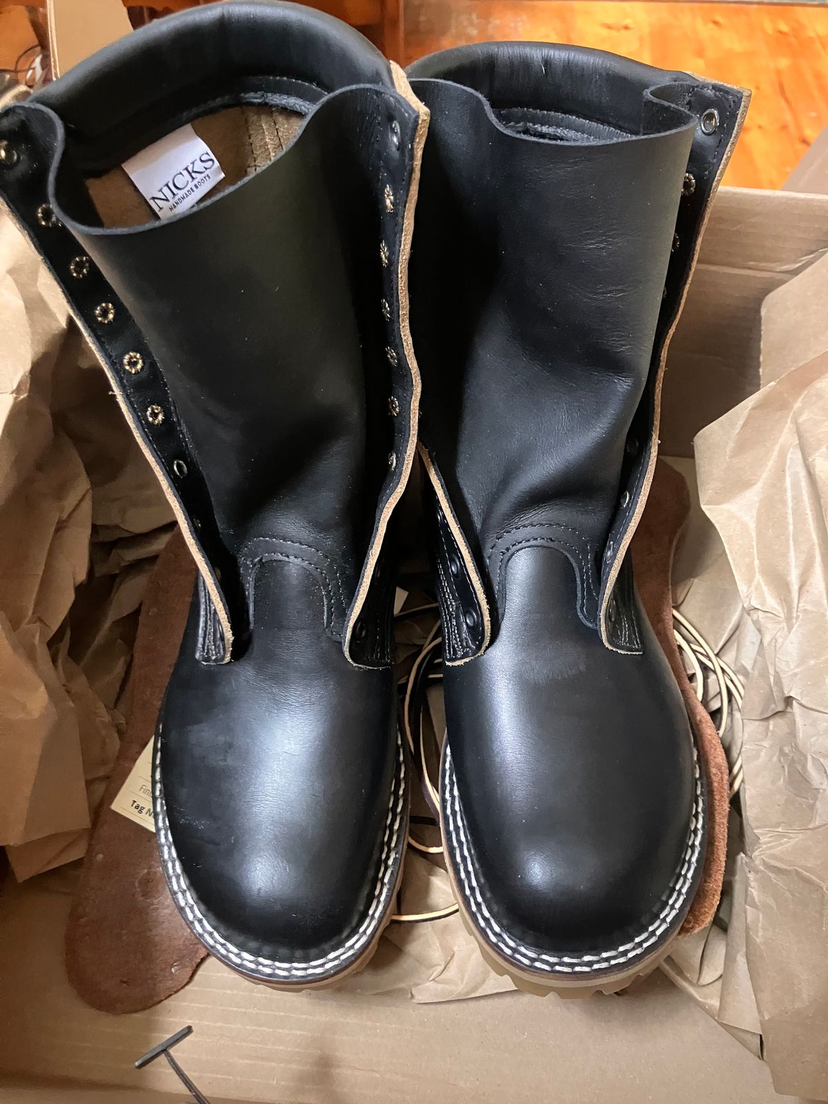 Photo by todd_ted on June 2, 2025 of the Nicks Civilian in Horween Black Chromexcel & Horween Greener Pastures Waxed Flesh.