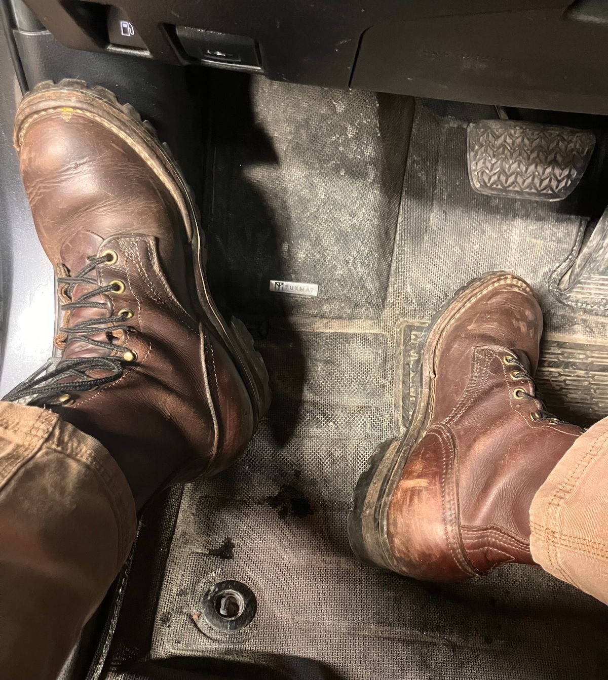 Photo by todd_ted on November 15, 2025 of the Nicks Urban Logger in Seidel MaxSupport Chocolate.