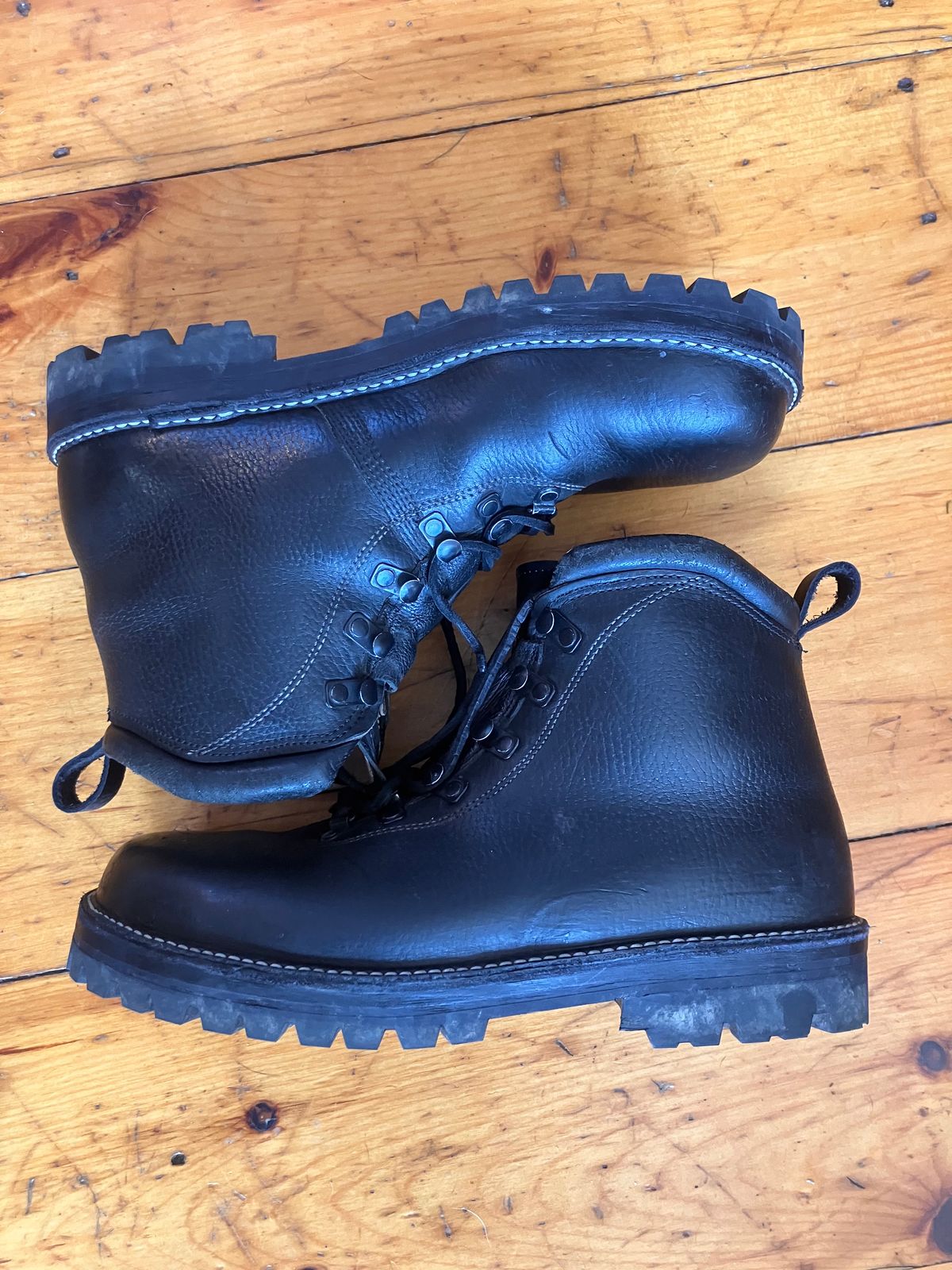 Photo by todd_ted on September 9, 2025 of the Peter Limmer & Sons Custom Model in Horween Black Waterproofed Chrome-Tanned Cowhide.