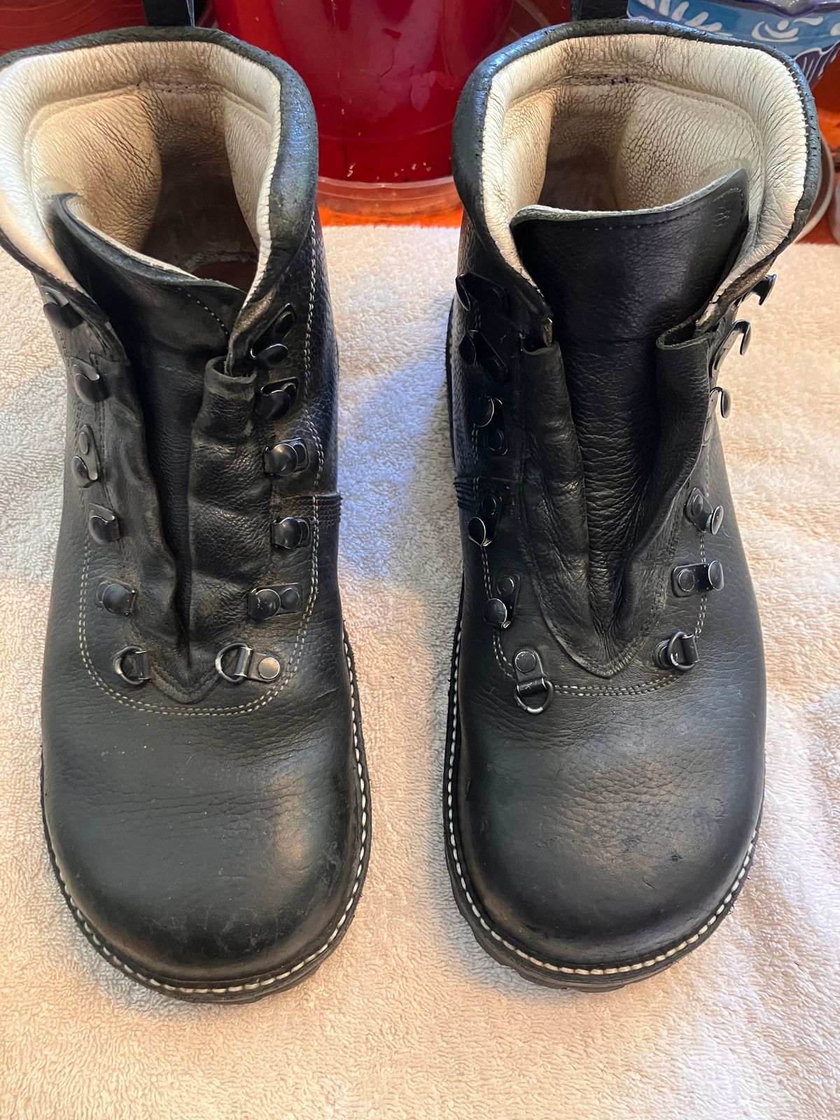 Photo by todd_ted on September 8, 2025 of the Peter Limmer & Sons Custom Model in Horween Black Waterproofed Chrome-Tanned Cowhide.