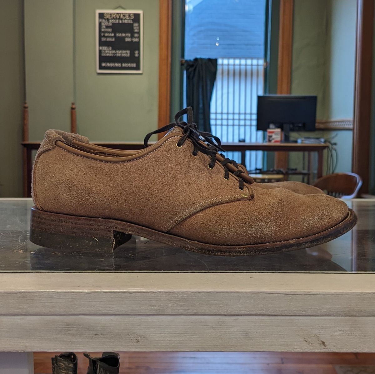 Photo by LarryStyles on December 2, 2023 of the Unsung Prototype Service Shoes in Wickett & Craig Natural Latigo Roughout.