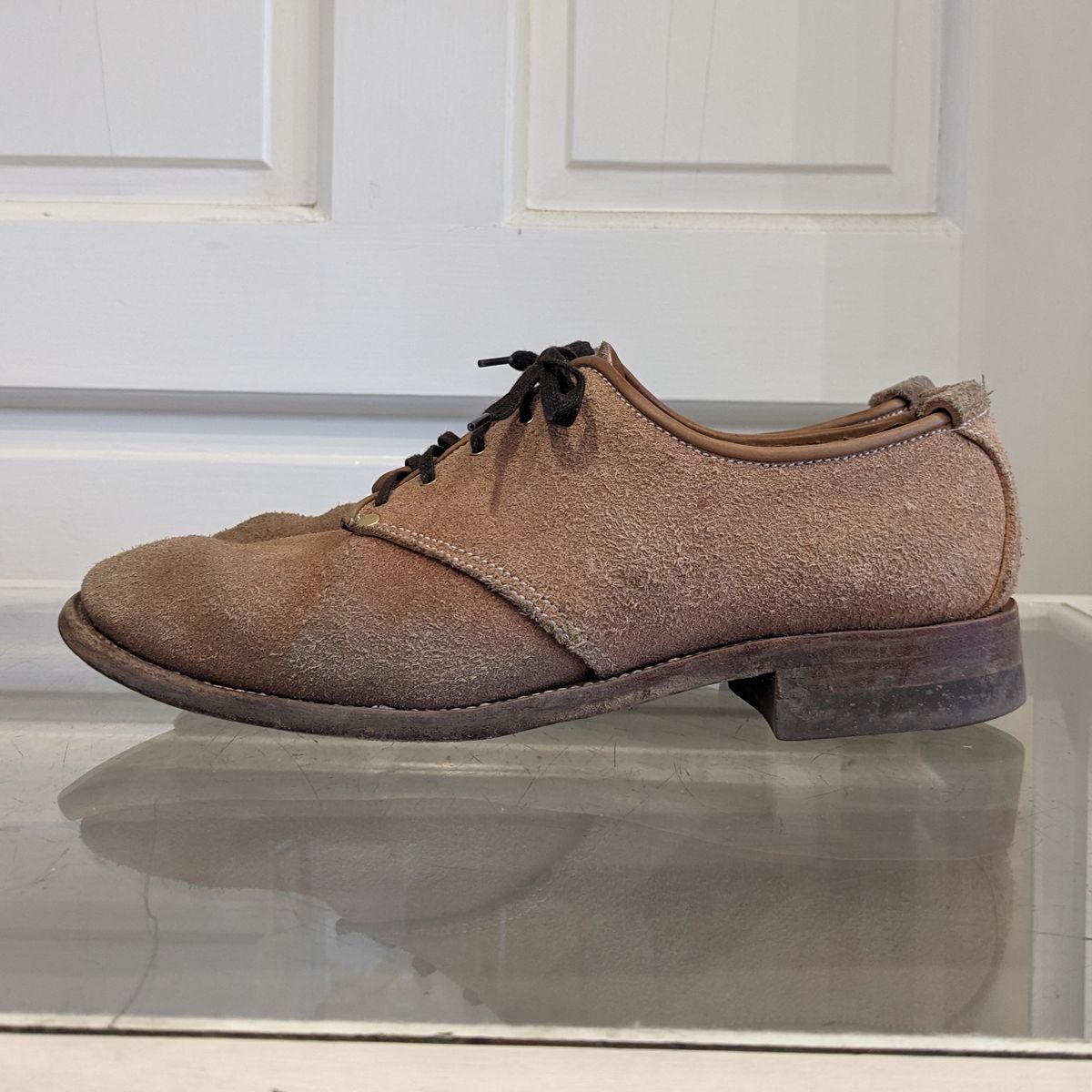 Photo by LarryStyles on January 3, 2024 of the Unsung Prototype Service Shoes in Wickett & Craig Natural Latigo Roughout.