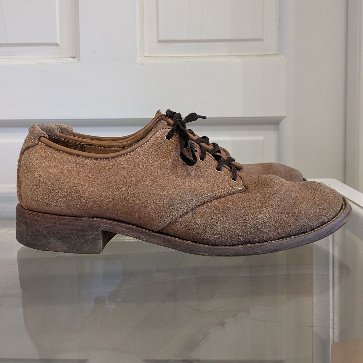 Photo by LarryStyles on January 3, 2024 of the Unsung Prototype Service Shoes in Wickett & Craig Natural Latigo Roughout.