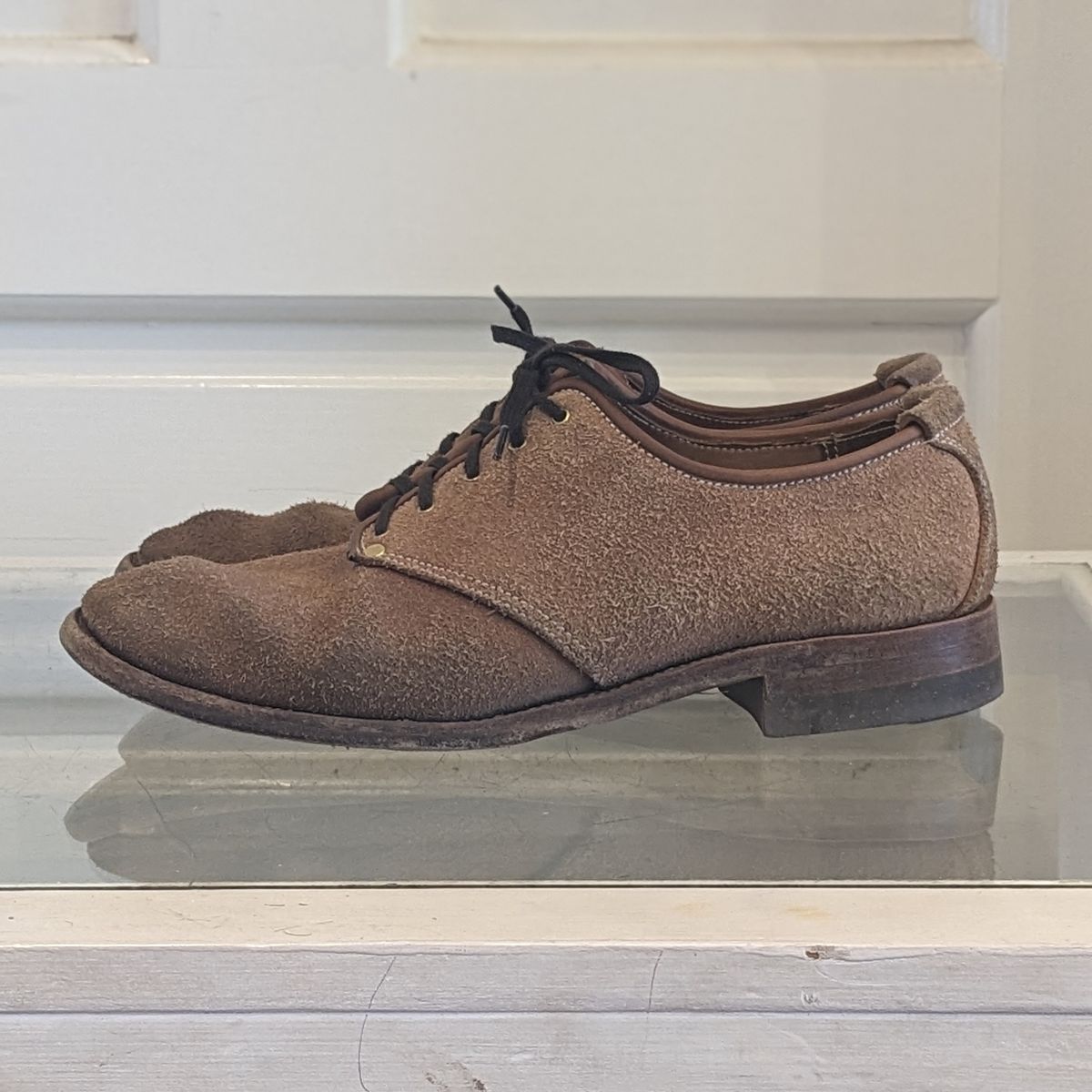 Photo by LarryStyles on February 2, 2024 of the Unsung Prototype Service Shoes in Wickett & Craig Natural Latigo Roughout.
