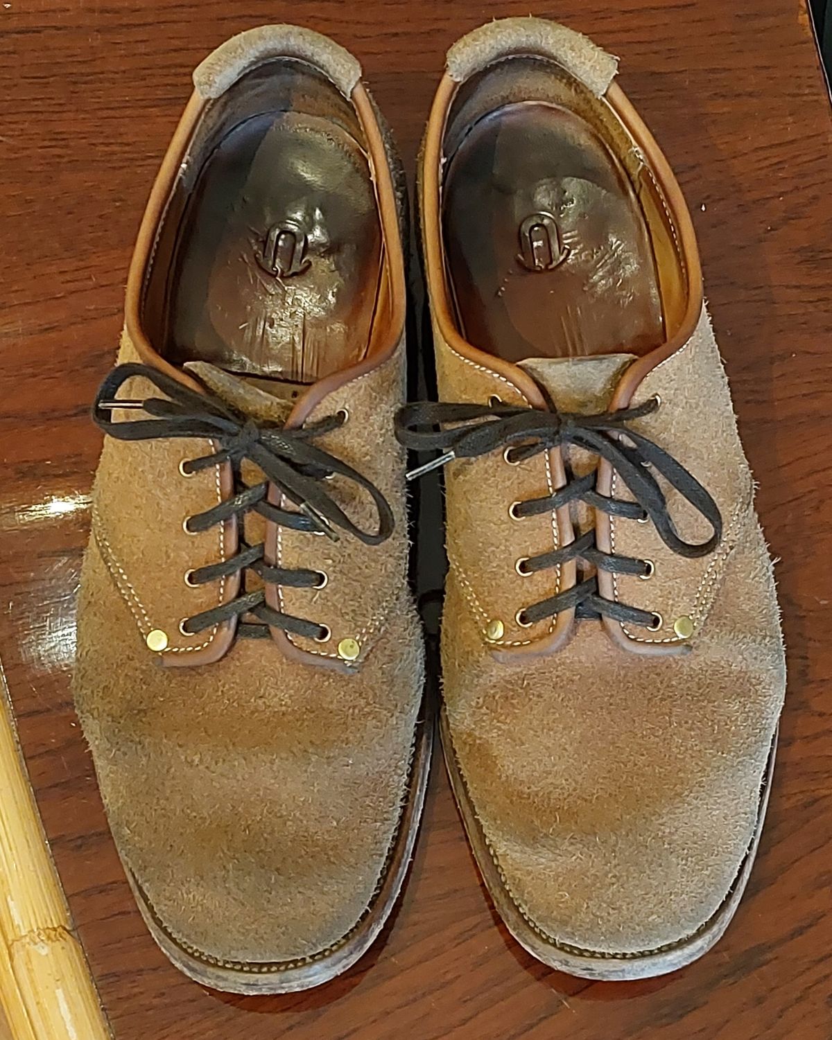 Photo by LarryStyles on April 3, 2024 of the Unsung Prototype Service Shoes in Wickett & Craig Natural Latigo Roughout.
